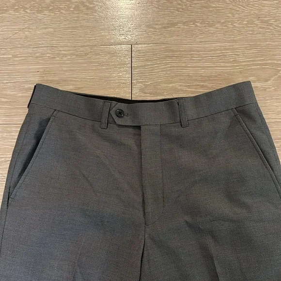 Grey Tailored Suit Brand: Beverly Hills Polo Club Suit Size: 38R Pant Size: 32WR - Picture 8 of 13